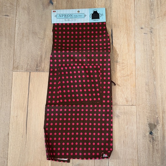 NEW APRON - Picture 1 of 7